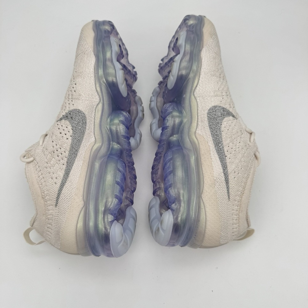 Nike Women’s Light Beige Knit Sneakers with Gray Swoosh - Picture 4 of 7